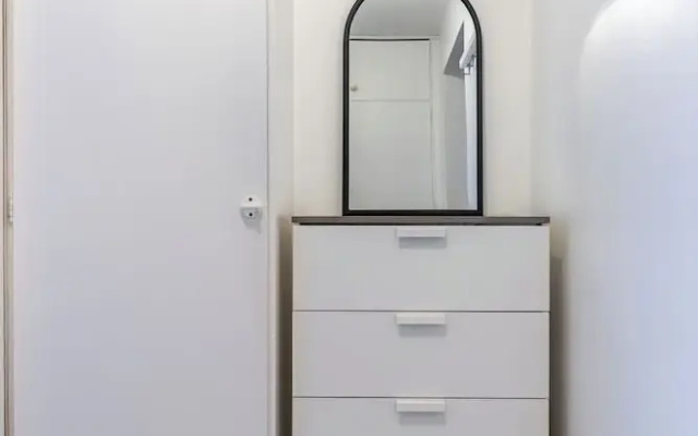 Nice Studio with Balcony in the Center