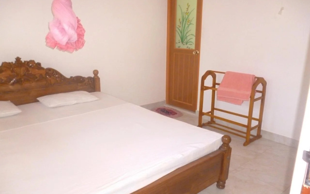 SeaView Paradise Inn