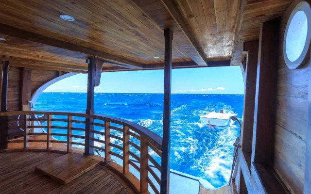 Helena Liveaboard