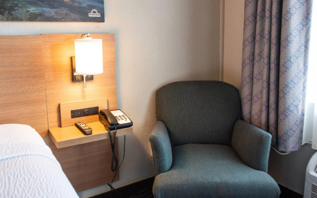 Days Inn by Wyndham Troy