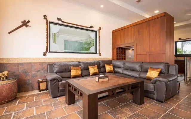 Sahaswara Luxury Villa Pattaya