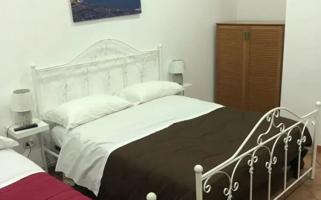 Partenope legend B&B