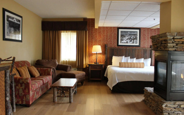 Old Creek Lodge