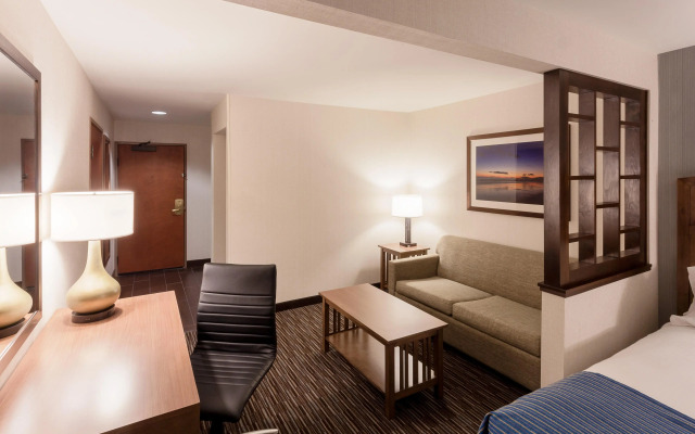 Holiday Inn Express & Suites Carpinteria by IHG