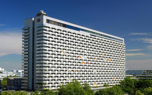 Sheraton Munich Arabellapark Hotel вид на фасад