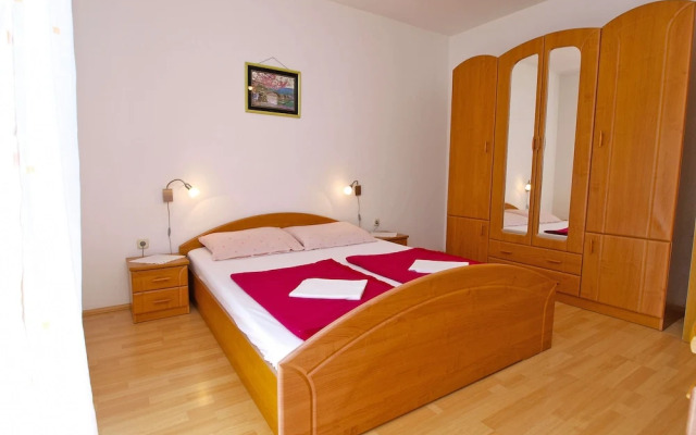 Apartments Silvia 143
