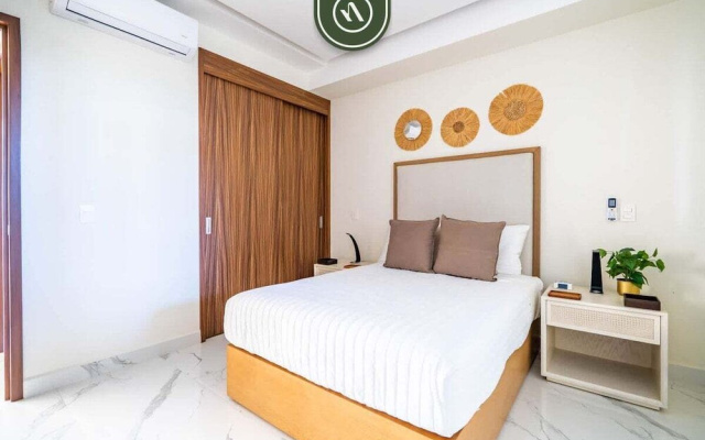 3BR Condo Right Next to the Beach - Pool - Palapa