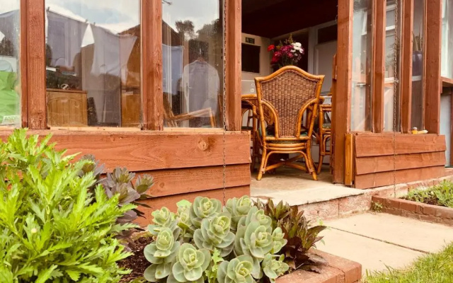 East of Ipswich Bed and Breakfast - Private & Dorm Rooms Suffolk