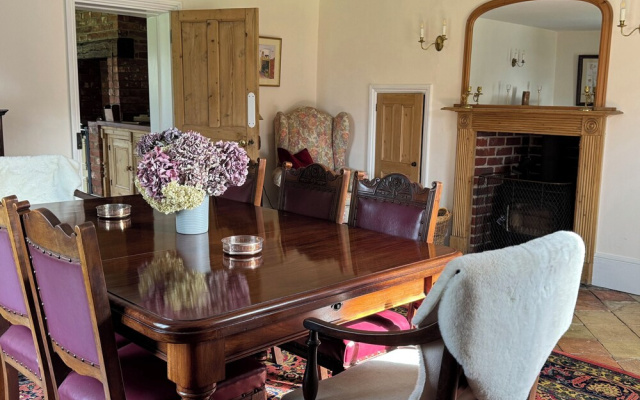 Cutbush Farmhouse
