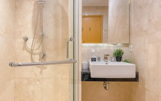 Fully Furnished And Elegant 2Br At Apartment Capitol Suites