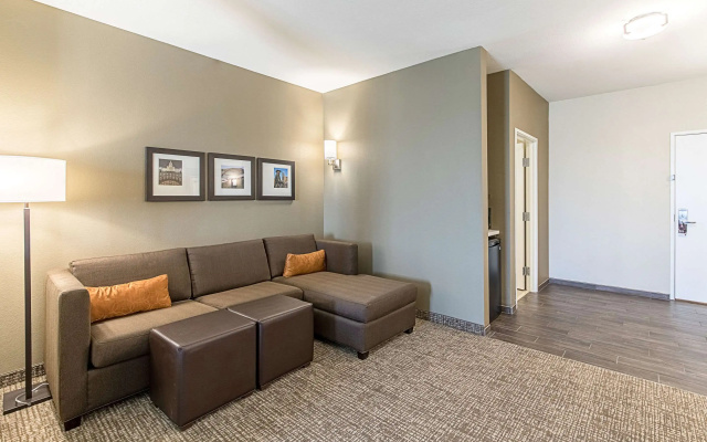 Comfort Suites Kyle