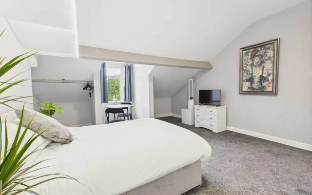 Host Stay Crosby House