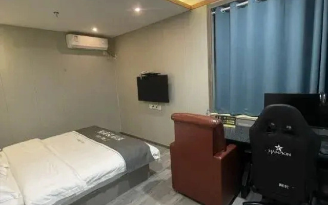 Ant E-Sports Hotel (Huai'an University Town Hancheng Plaza)