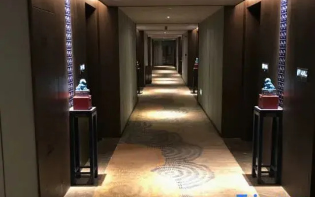 TILL BRIGHT Hotel (Shaoyang High-Speed Railway Station Daxiang District Government)