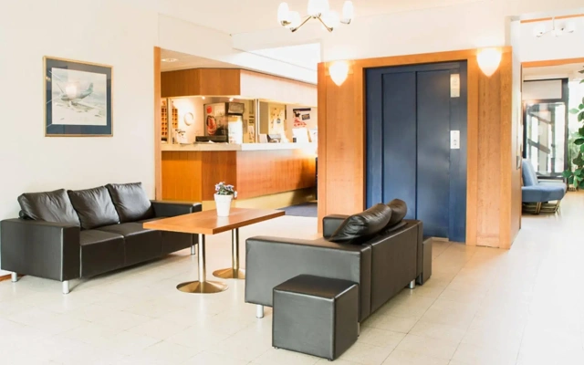 Pilot Airport Hotel