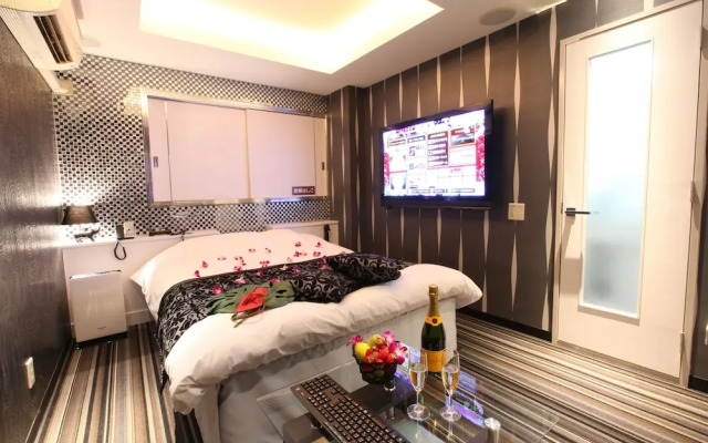 LUSSO CROCE URBAN RESORT - Adult Only