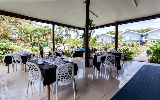 Отель Blue West Villas вид на фасад