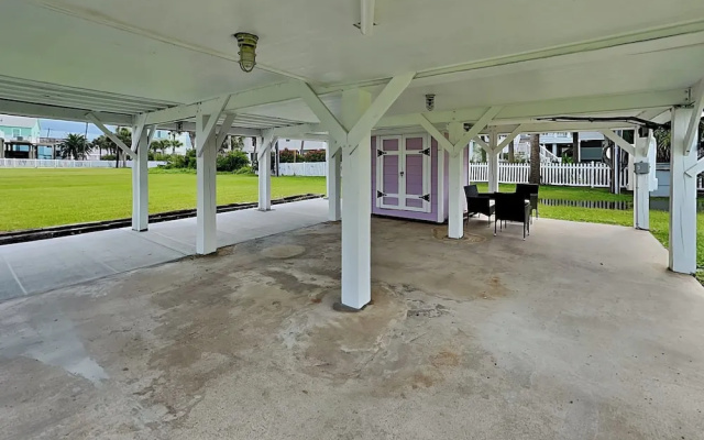 Beachside Tiki Hut by Ryson Vacation Rentals