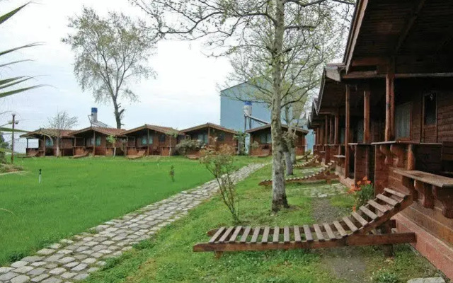 Yakamoz Tatil Koyu