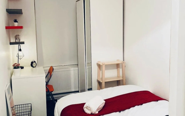 Spacious Four Bedroom Home, 3 Bathrooms - Coventry