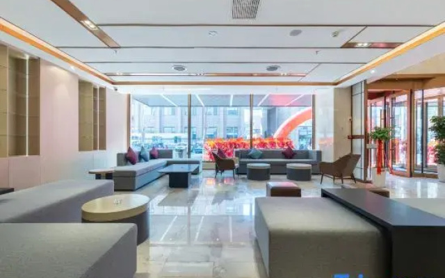 LAVANDE  Hotel (Hunchun Century Square Store)
