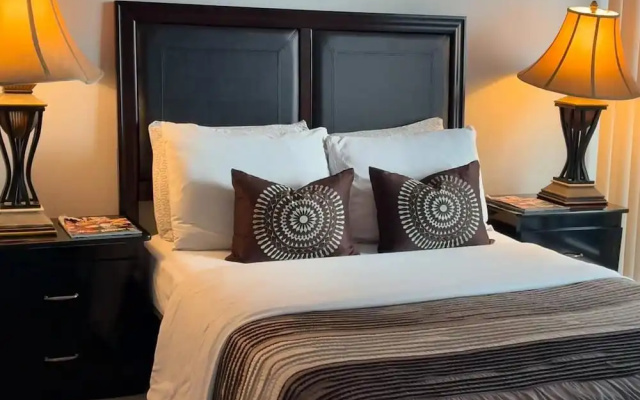 Spacious-cozy 2bed Condo in Square Ones Misissauga