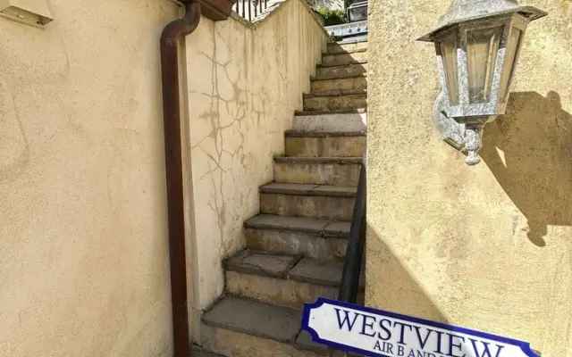 1 Bed Suite - Sleeps 2, Patio, Parking & Wifi