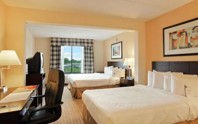 Holiday Inn Express & Suites Prospect Heights