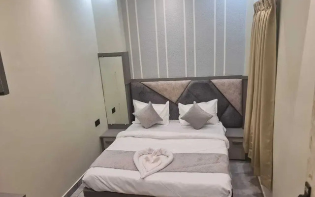 Gaurav Inn