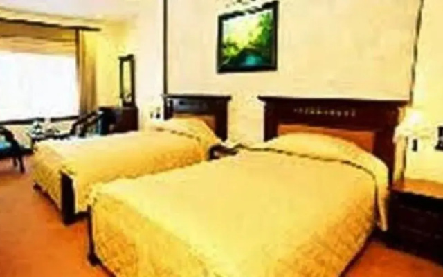 Cay Thong Hotel(Khách sạn Cây Thông)