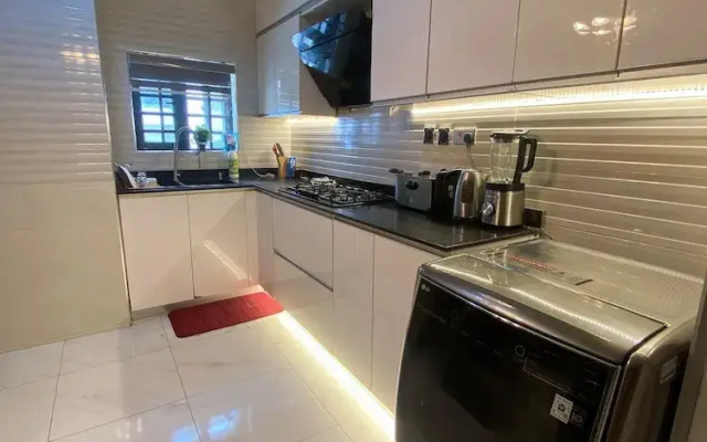 L Rina Apartment