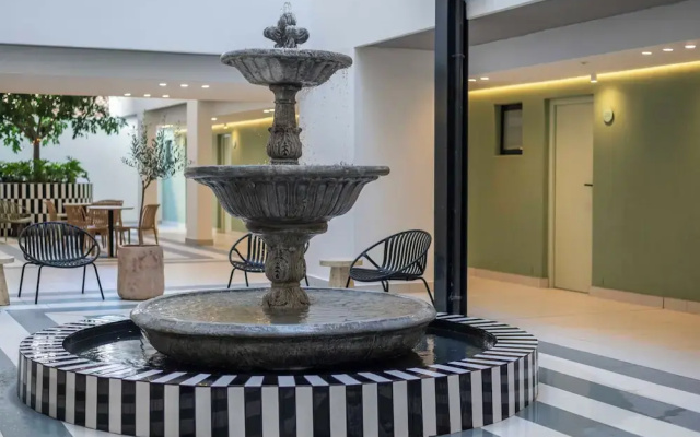 Luxurious Sea Point Studio Apartment