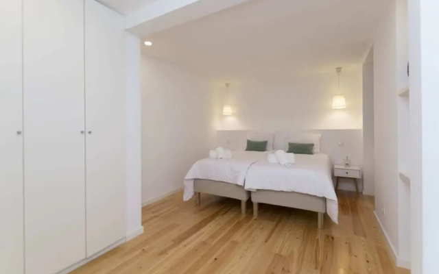 Amazing 3-bedroom Apartment in City Center - Fits 8
