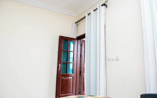 Odza, Modern Apartment, 3 Bedrooms, Private Parking