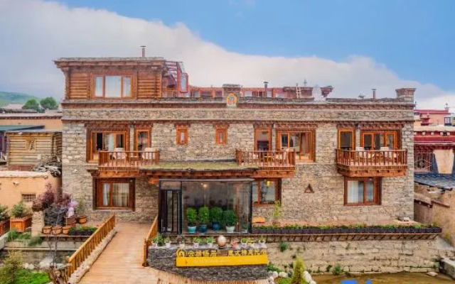 No. 20, Ranrika Village, GeNie Town, Litang County, Garze Prefecture