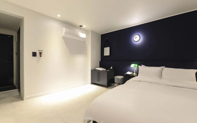 Hotel Pier 48