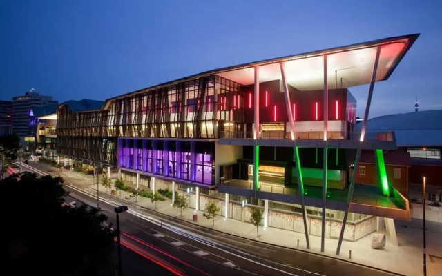 Luxury 2bed South Brisbane Qsb038