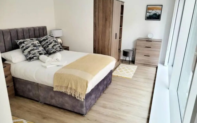 Luxury City Centre Gem, Prime Location