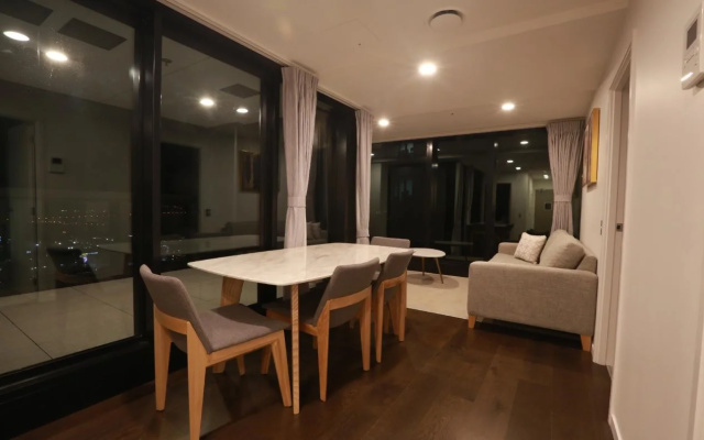 Everest Serviced Apartments on Albert