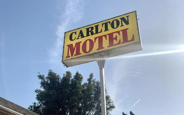 Carlton Motel