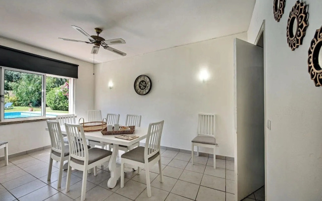 4 Beds, Golf Views, Optional Pool Heating