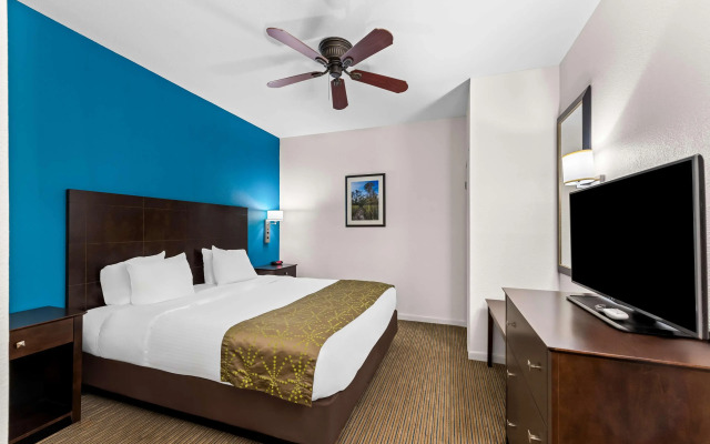 Best Western Delhi Inn