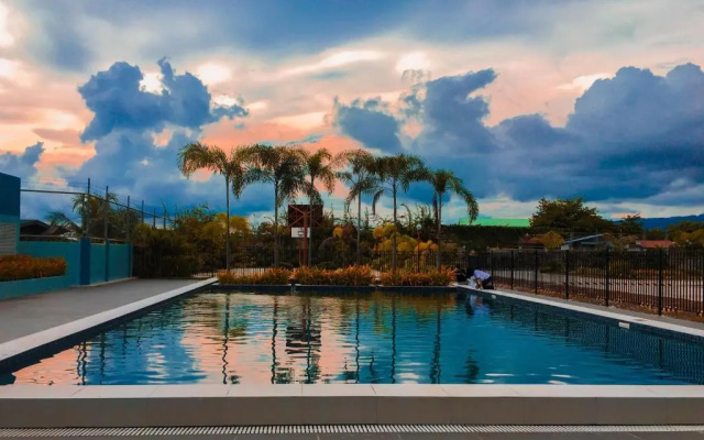 Gibzon's Invitation Suites near Mactan airport