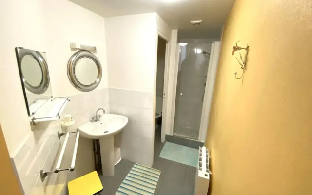 Apartment in Arromanches Near Sandy Beach