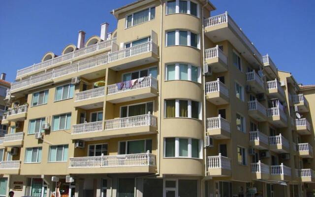Апартаменты Apartment Bulgaria Поморие вид на фасад