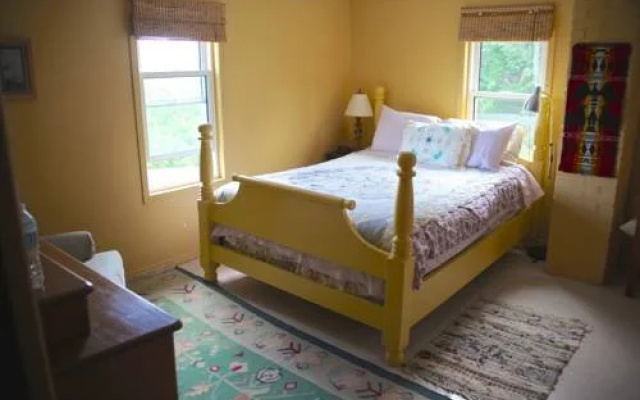 Maven Gypsy B&B +Cottages