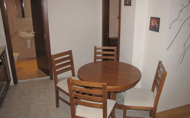 Edelweiss Inn Apartments