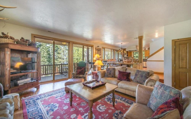 Mckinney Dr Criterion 43 - Ellis Peak