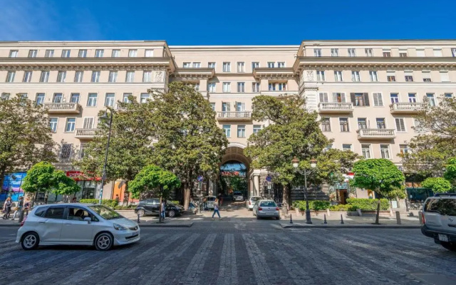 Check Inn Tbilisi