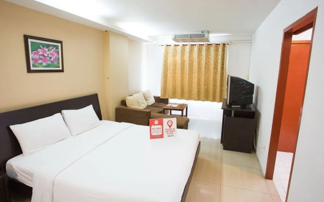 NIDA Rooms Sahamit 211 King Monument
